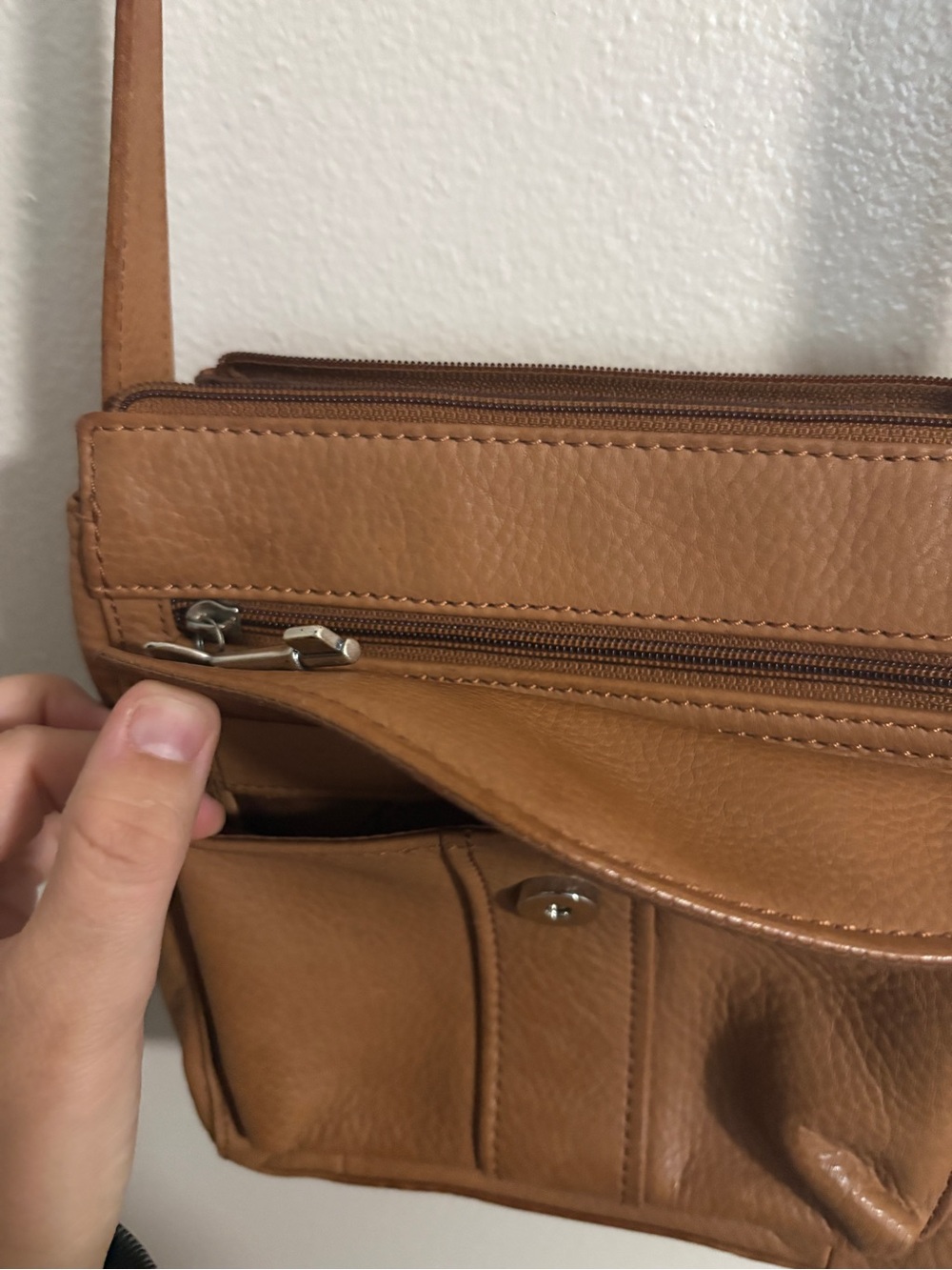 Vintage Leather Fossil Crossbody Medium Size Multiple Zipper Compartments Purse - Picture 3 of 12
